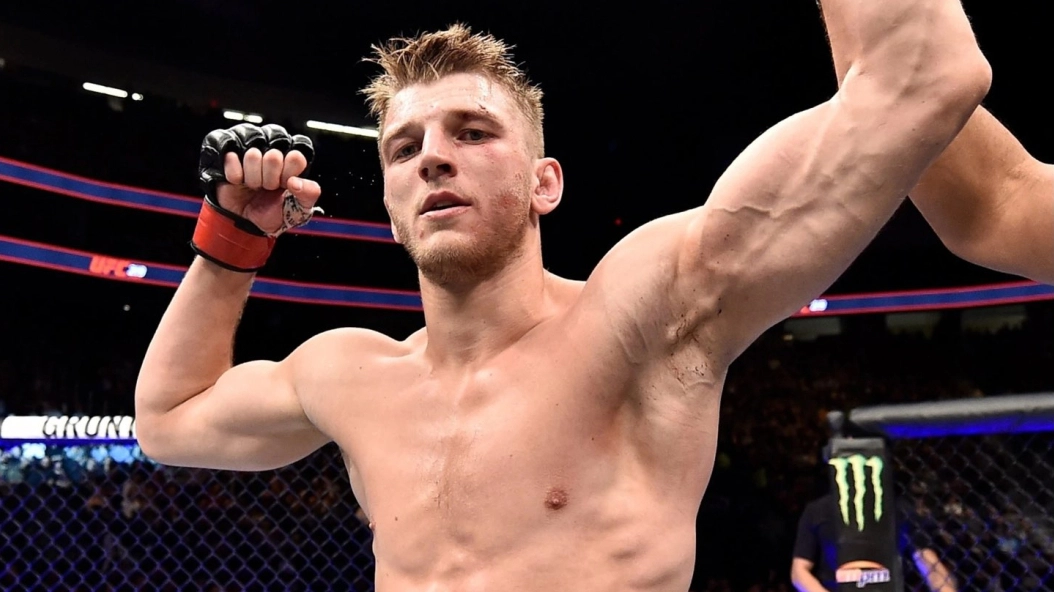 Хукер жестко наехал на Царукяна перед боем в UFC