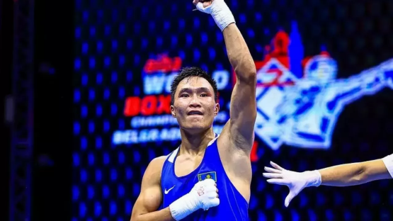 Казахстанский боксёр с нокдауном стартовал на чемпионате страны