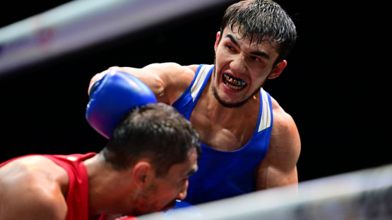 Скандальное решение судей: Жексен прошел в полуфинал после спорного боя с Серикбаем