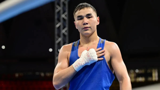 Мухаммедсабыр Базарбайулы совершил камбэк и вышел в полуфинал ЧРК по боксу