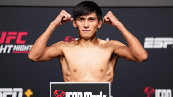 Азат Максум не уложился в лимит веса перед UFC 321, но бой в силе!