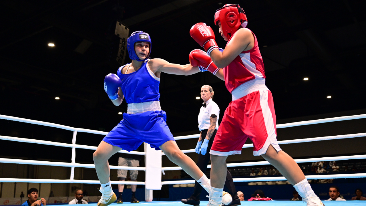 Казахстанка разгромила боксершу из Узбекистана и вышла в финал