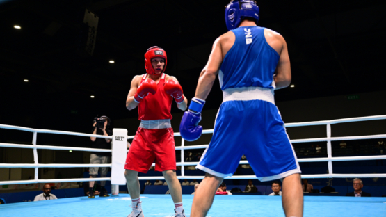 Узбекистанец разгромил казахстанца и отправил в тяжелый нокдаун