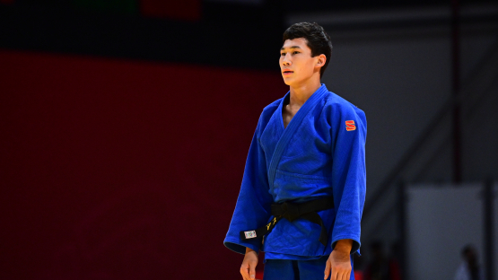 Казахстанец вырвал золото в финале юношеской Азиады