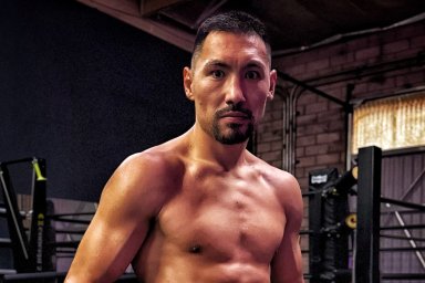 Еще два боксера захотели боя с Алимханулы