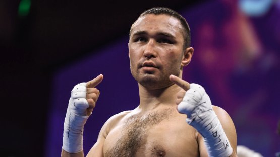Экс-чемпион мира из Казахстана проиграл в бою с нокдауном