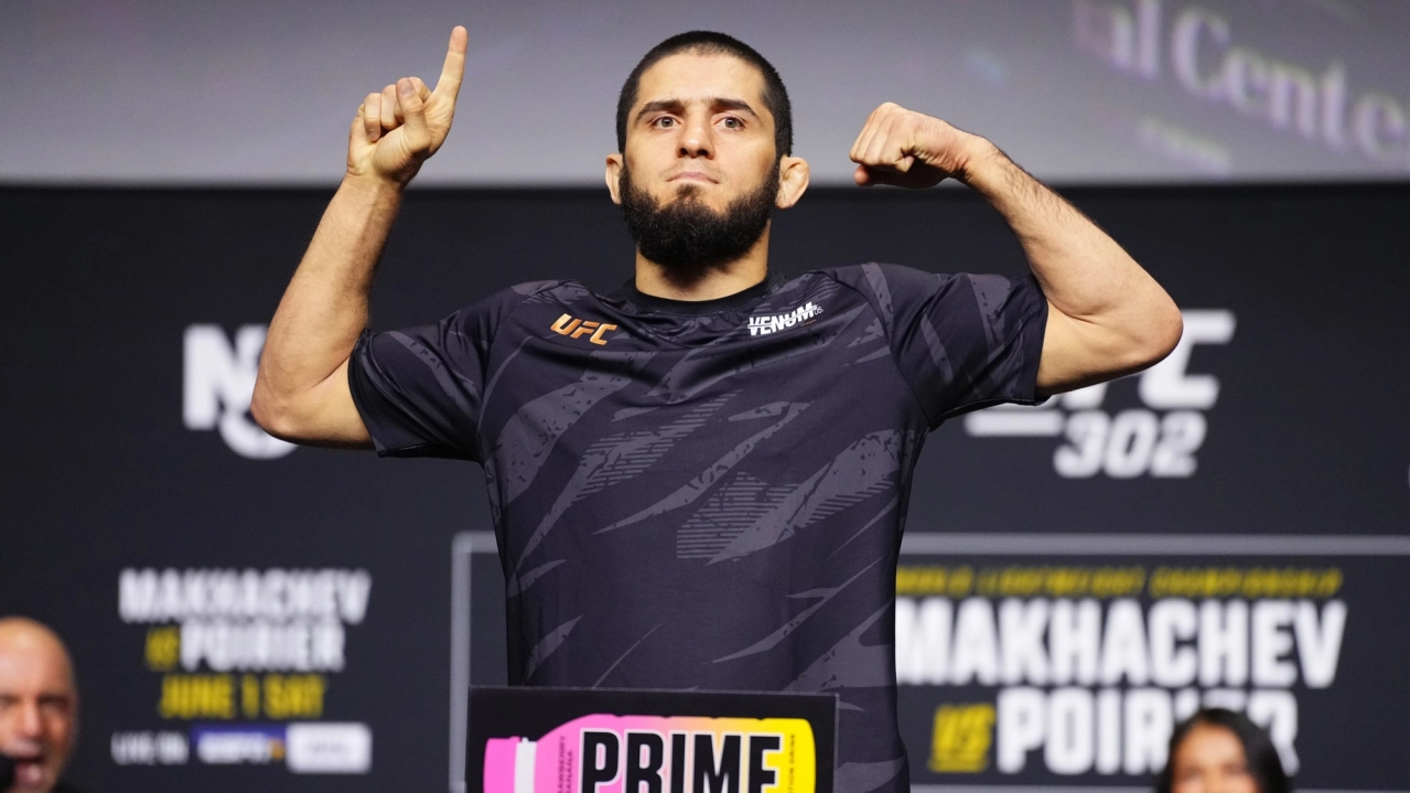 Третий пояс? Я больше не могу столько есть - Ислам Махачев