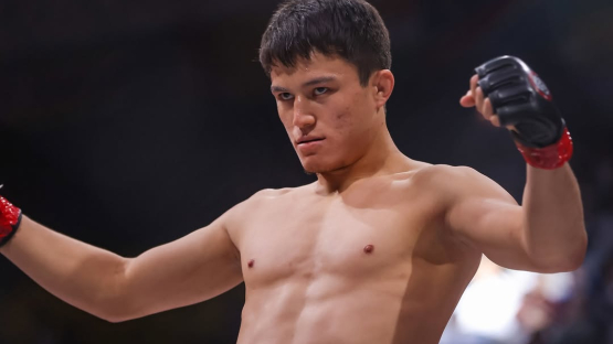 Казахстанский боец эффектно дебютировал в топовой лиге RIZIN