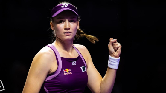 Рыбакина вышла в полуфинал WTA Finals