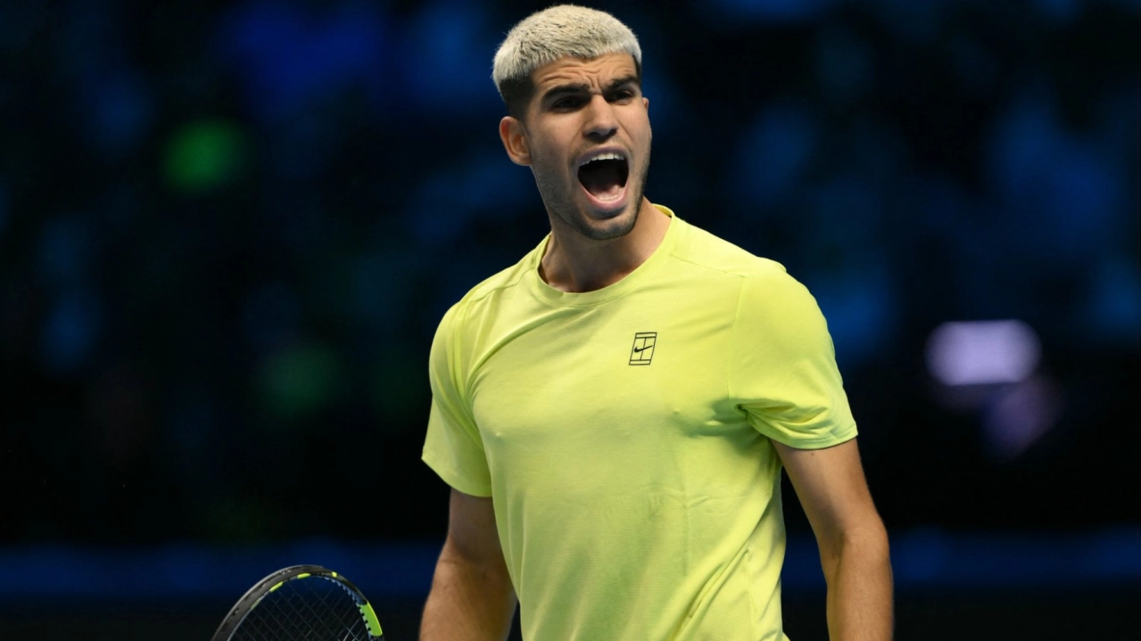 Алькарас и Зверев одержали победы в первый день АТР Finals