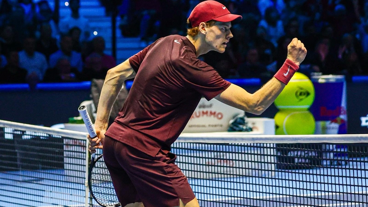 Синнер первым вышел в полуфинал Итогового АТР (ВИДЕО)