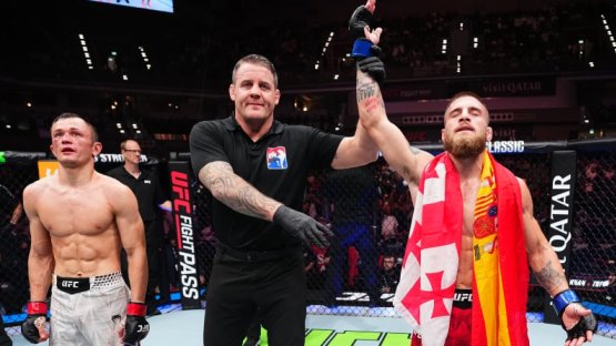 Бекзат Алмахан проиграл Александру Топурии на UFC в Катаре 