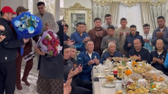 Баходир Джалолов и главный тренер сборной Узбекистана пригласили Казахстан к себе домой