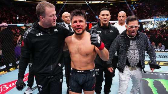 Легенда UFC завершил карьеру после четвёртого поражения подряд