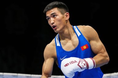Боксер из Кыргызстана впервые в истории вышел в финал ЧМ