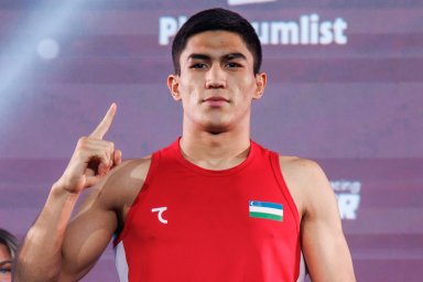 Олимпийский чемпион из Узбекистана победил российского боксера в финале ЧМ-2025