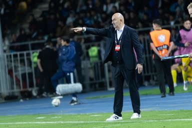 Перестроил схему, вызвал Анарбекова, плохо шутил: новые подробности работы Черчесова в сборной Казахстана