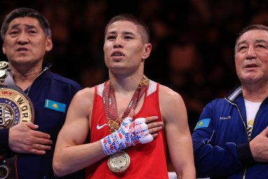 Деньги, квартира и лошадь: что уже подарили чемпионам мира по боксу в Казахстане? 